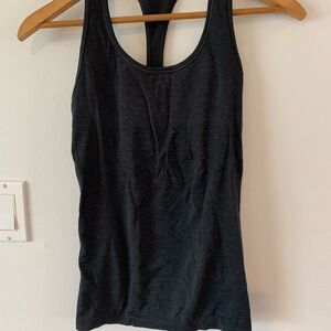 Lululemon Black tank with shelf bra Women’s 6